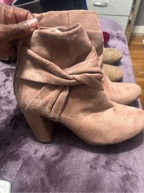 Emerald Suede Knot Ankle Boots - Blush